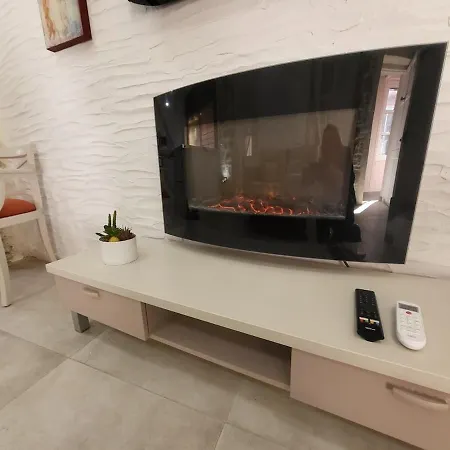 Renovated - Downtown Διαμέρισμα *