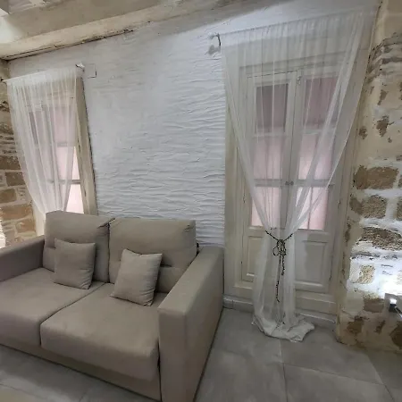 Renovated - Downtown Daire *